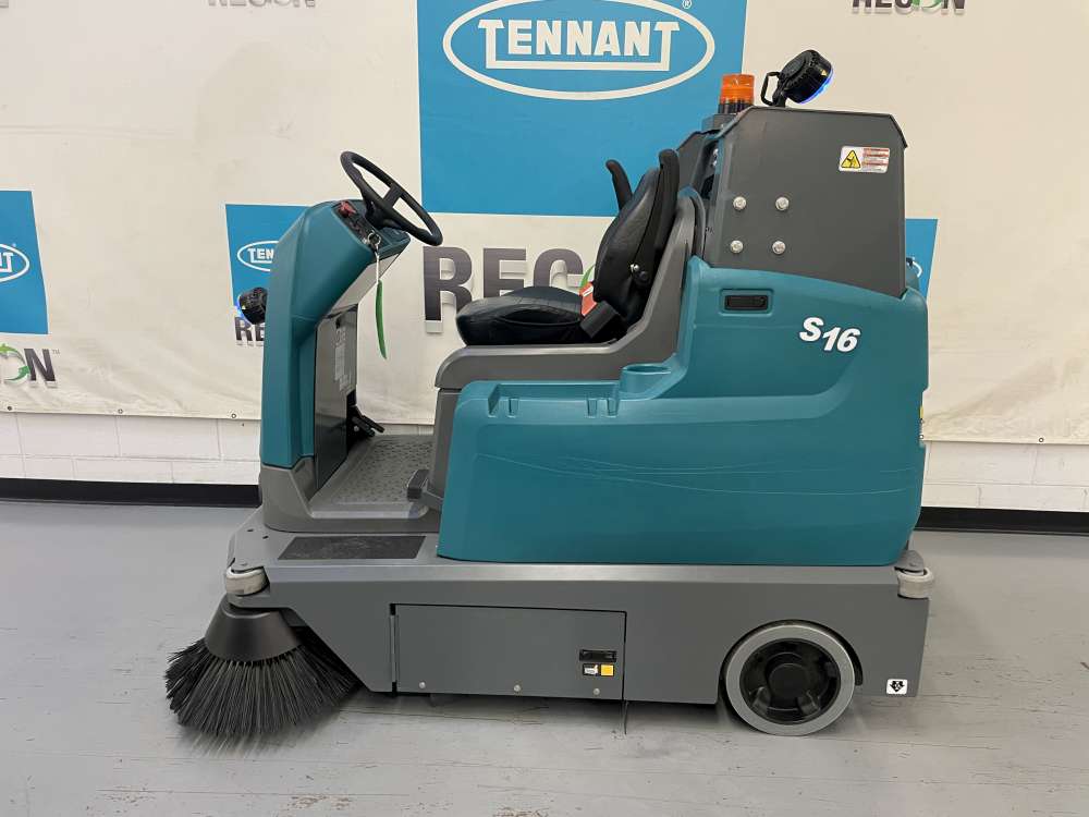 USED S16H-2379 Sweeper