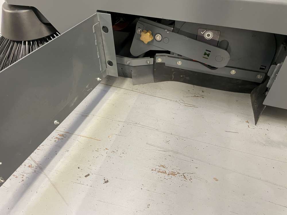 USED S16H-2379 Sweeper