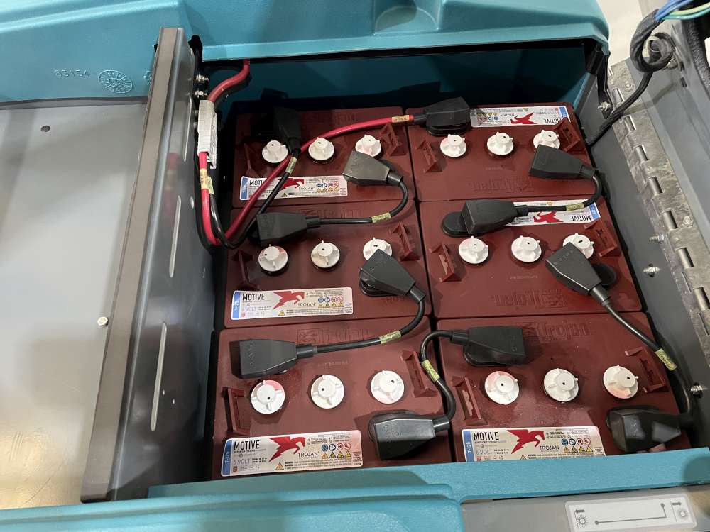 Certified 6100-6123 Battery Sweeper