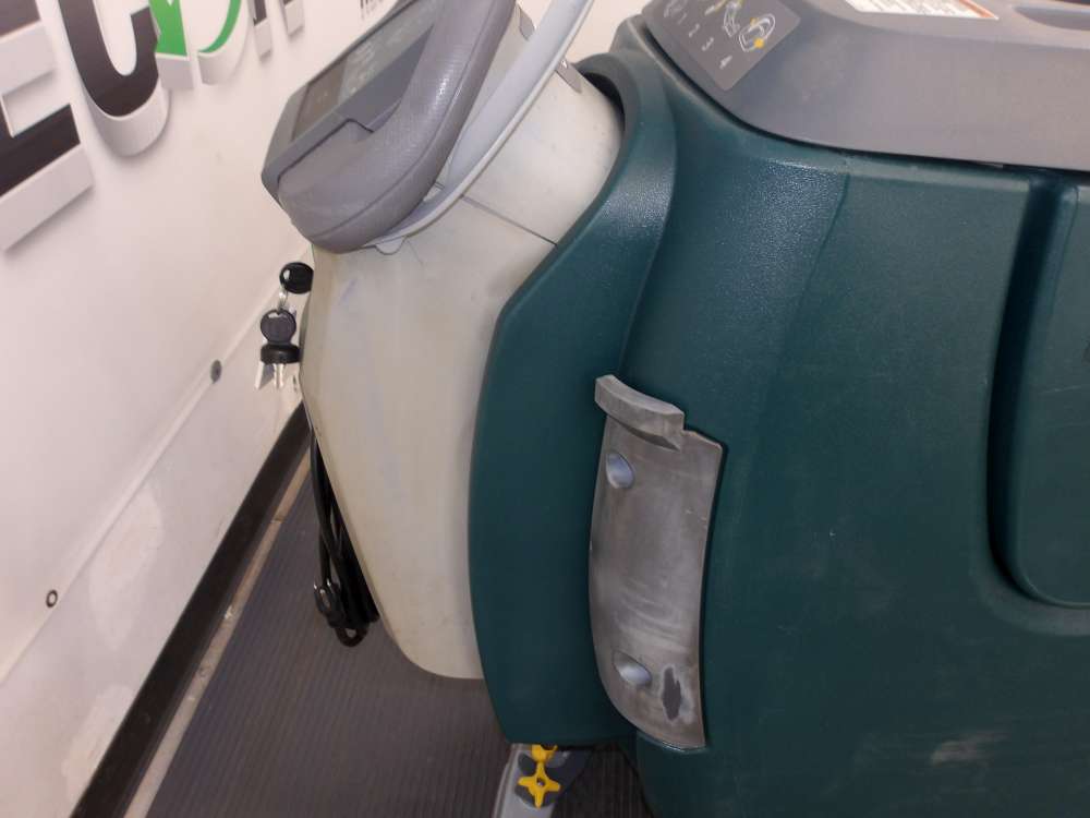 USED Nobles SS300-10902699 Scrubber