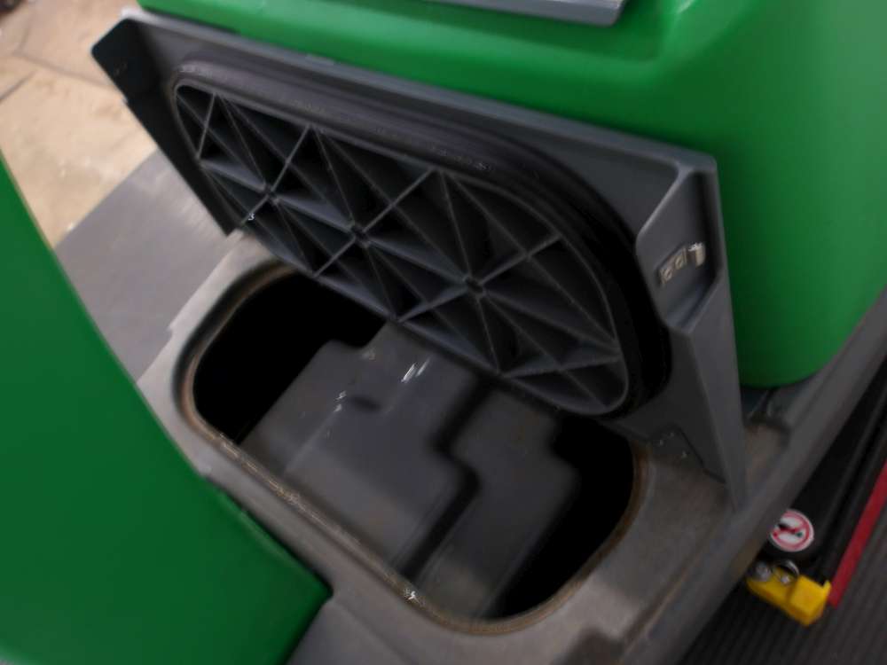 Used T7-10768433 Scrubber
