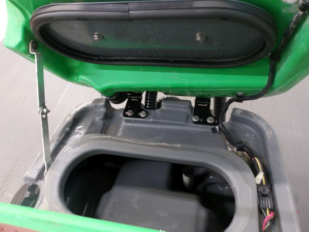 Used T7-10768433 Scrubber