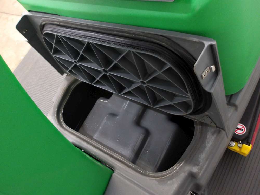 Used T7-10906271 Scrubber